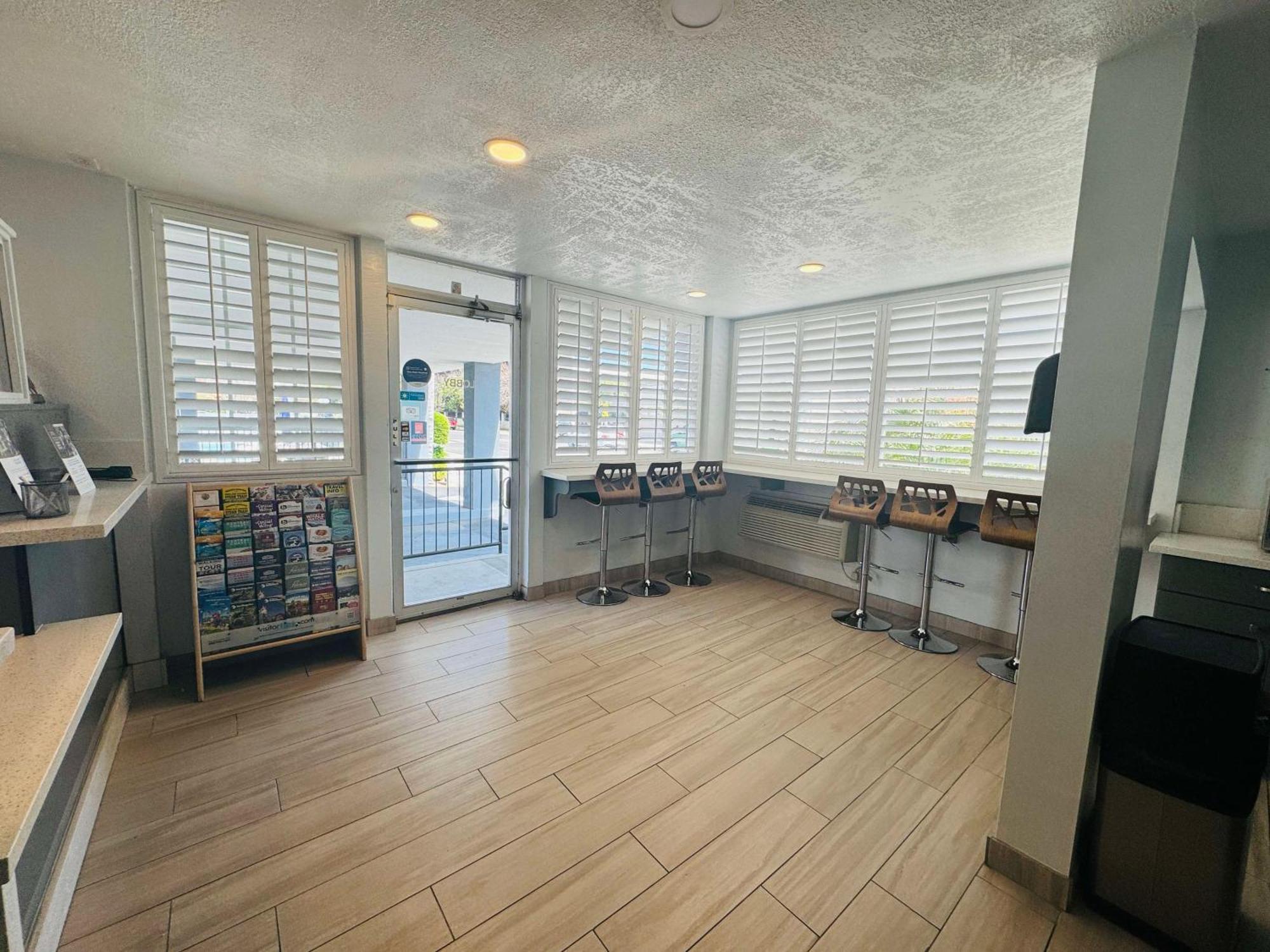 Surestay By Best Western Fresno Central Exterior foto